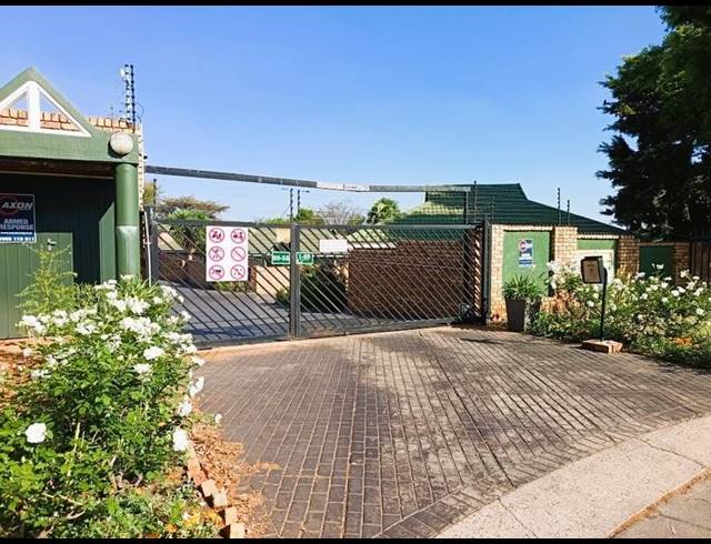 3 BEDROOM PROPERTY TO RENT IN DIE HOEWES